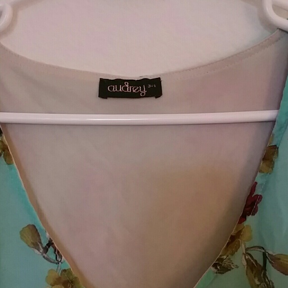 Audrey Green Floral Dress - Picture 3 of 4