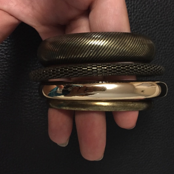 4 Bracelets