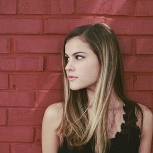 Meet your Posher, Charli