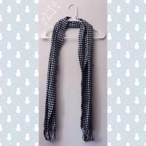 Black and white scarf