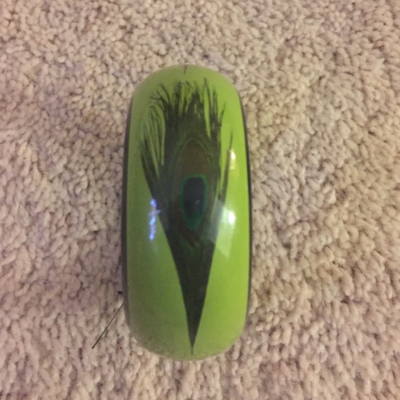 Beautiful lime green bracelets! - Picture 2 of 3