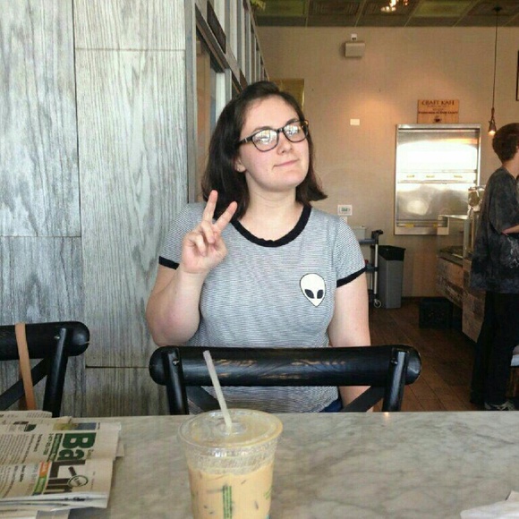 Meet your Posher, Hanna - Picture 2 of 2