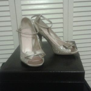 VERY CUTE  GOLD SPARKLE HILLS