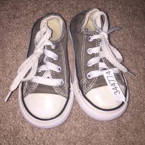 Gray toddler Converse  size 7