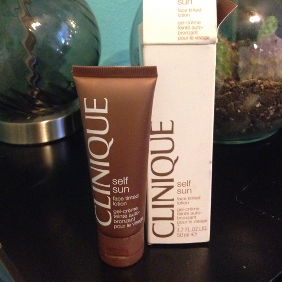ON HOLD. Clinique Self sun face tinted lotion.