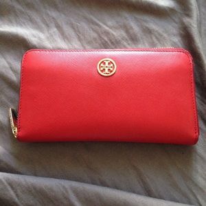💁🏻Tory Burch💁🏻 Robinson Zip Continental Wallet