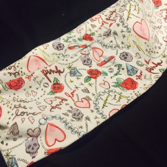 vs PINK doodle pattern yoga pants NWOT