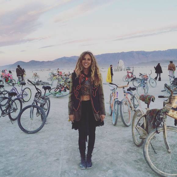 Meet your Posher, Amelia