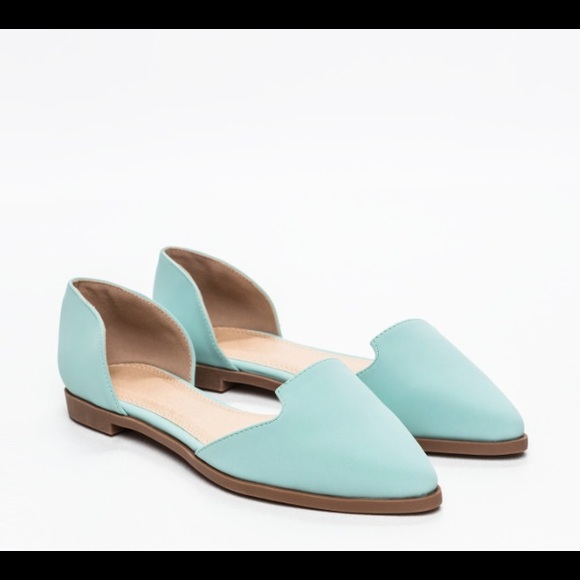 Mint green pointed toe flats. NEW IN BOX - Picture 1 of 4