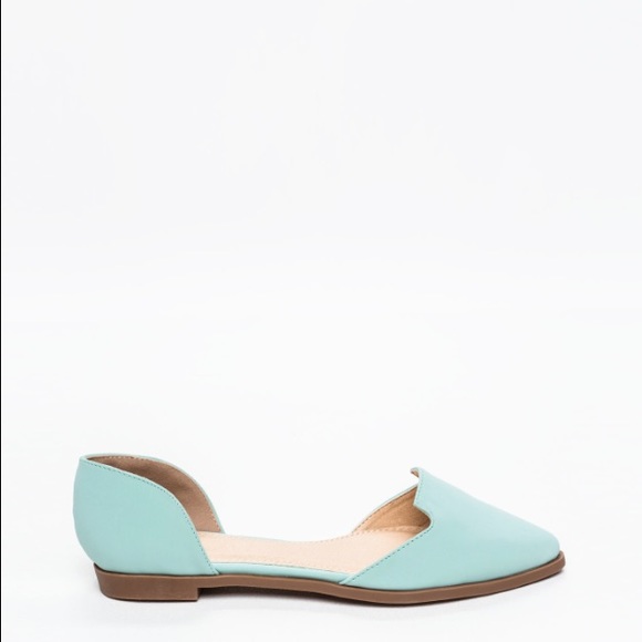 Mint green pointed toe flats. NEW IN BOX - Picture 2 of 4