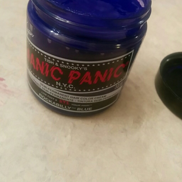 Macnic panic hair dye!!! Blue