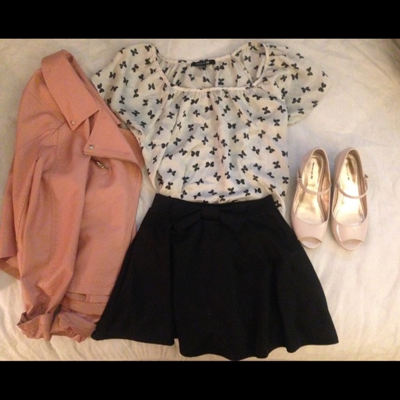 Forever 21 polka dot bow shirt