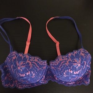 Brand New VS PINK bra size 32C