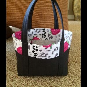 NWOT. Cute pink roses handbag! Hand crafted.