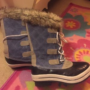 Kids boots
