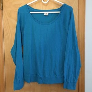 Loose-Fit Long sleeved VS Tees