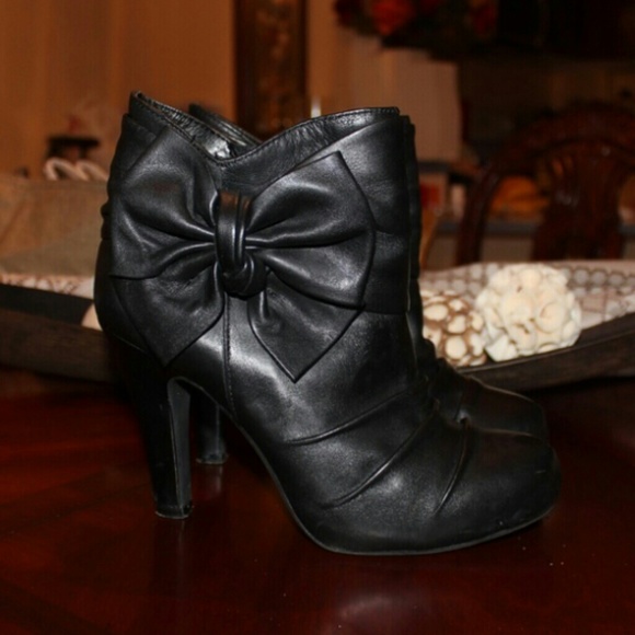 Gianni bini black booties