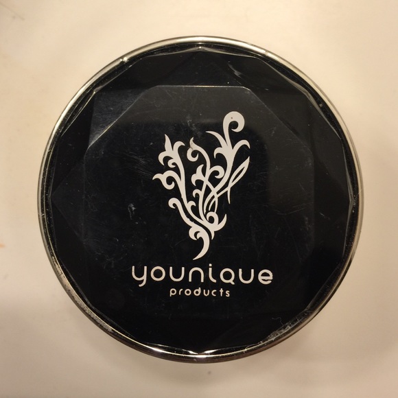 Younique frisky concealer