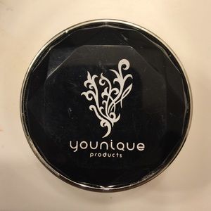 Younique frisky concealer