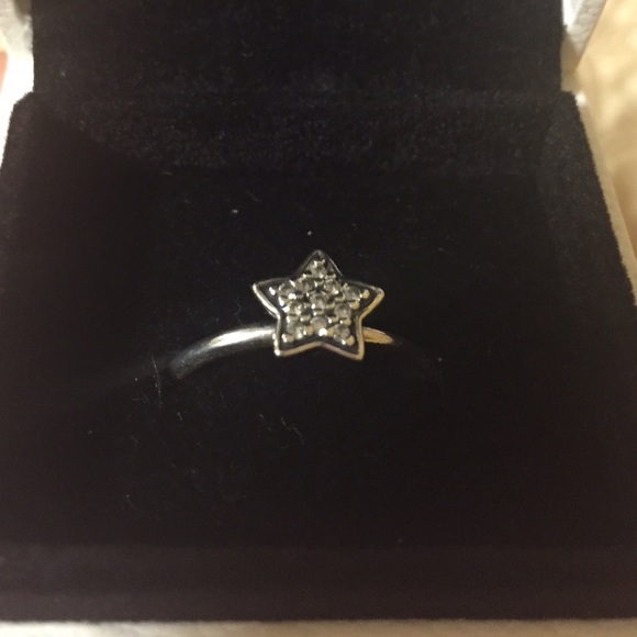 Pandora clear pave star with clear cz - Picture 2 of 4