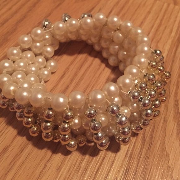 Fun Pearl with silver and gold beads bracelet