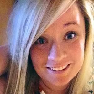 Meet your Posher, Hilary