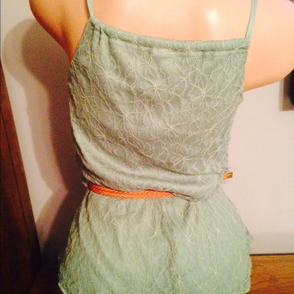 Adorable lacy green top; Belt embellishment - Picture 3 of 3