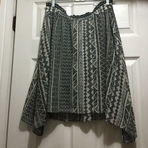 Black & Cream Side Layered Knee Length Skirt. 🌸