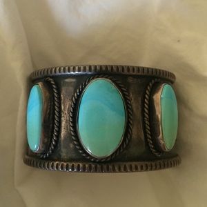 ⭐️SALE!⭐️ Vintage Silver and Turquoise Bracelet