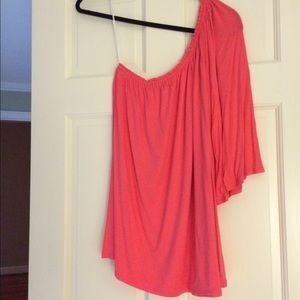One shoulder top