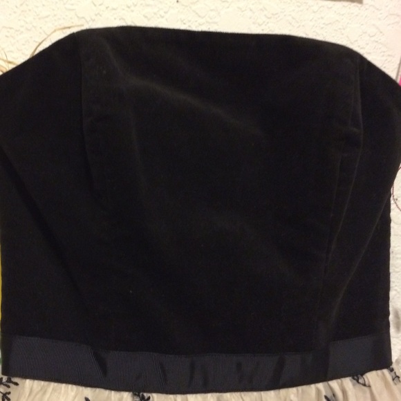 A dress - Picture 3 of 4