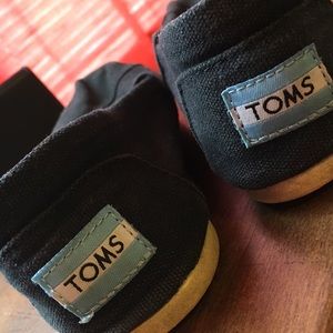 💲FINAL PRICE💲 black toms
