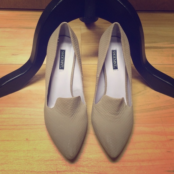 ShoeMint - beige snake skin imitation heels