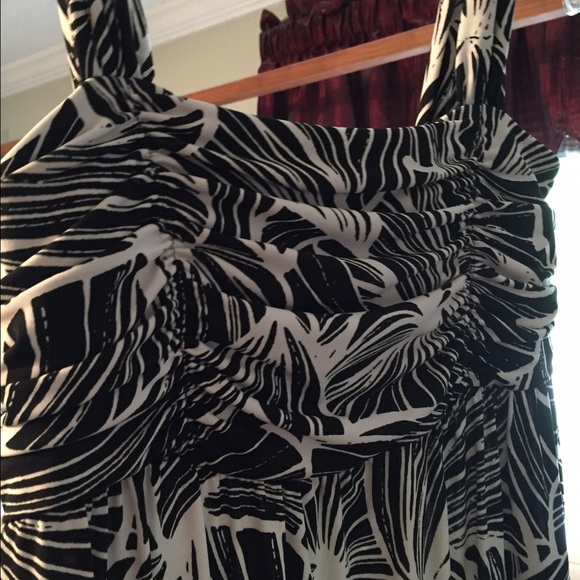 Dress - Picture 4 of 4