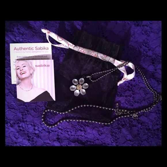 ✨HP!✨ Classic Sabika necklace