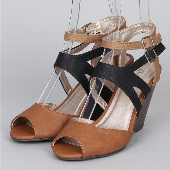 Qupid Cognac and Black heel