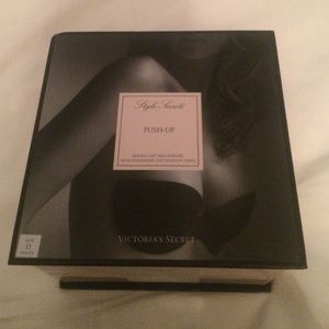 🆕 Victoria's Secret Invisible Adhesive Bra