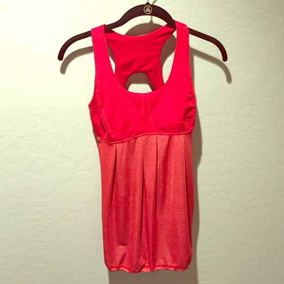 Lululemon workout top
