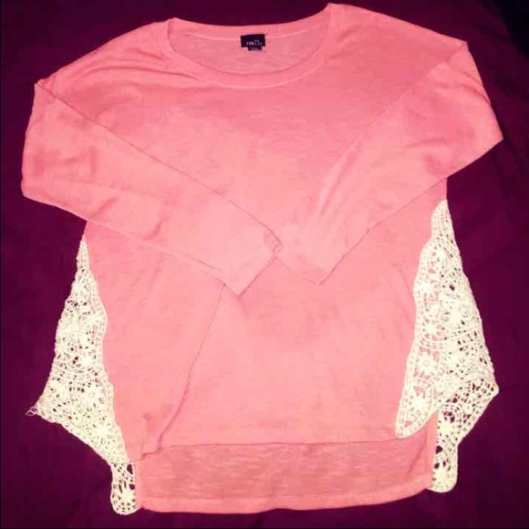 RUE 21 laced long sleeve💝