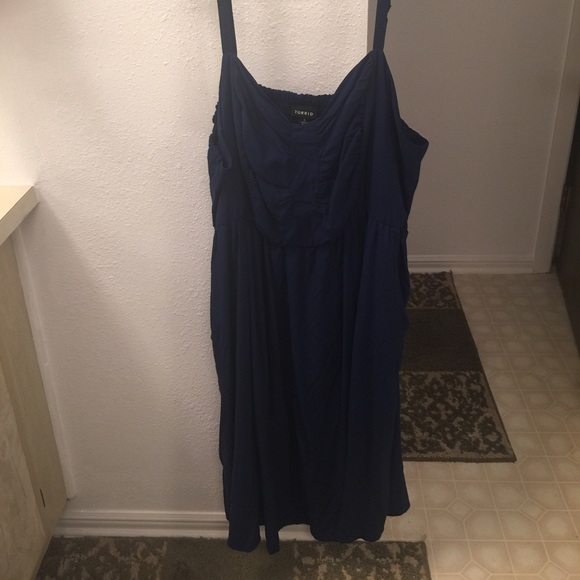 Navy blue torrid dress size 3 (1-2xl)