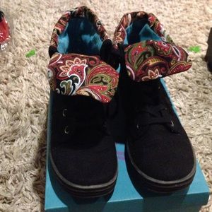 Blowfish solid black