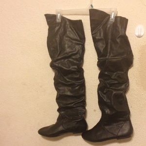 SCRUNCHIE THIGH HIGH BLACK BOOTS