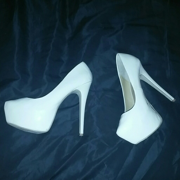 Size 11 pumps