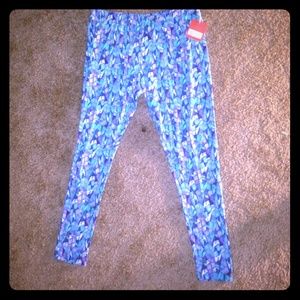 Feathered print leggings!