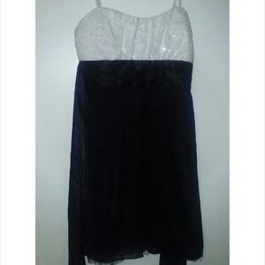 B&W Short Formal Dress - Size M