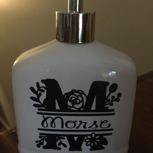 Custom lotion / soap pump