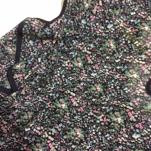 SOLD Dress in flower print - Picture 4 of 4
