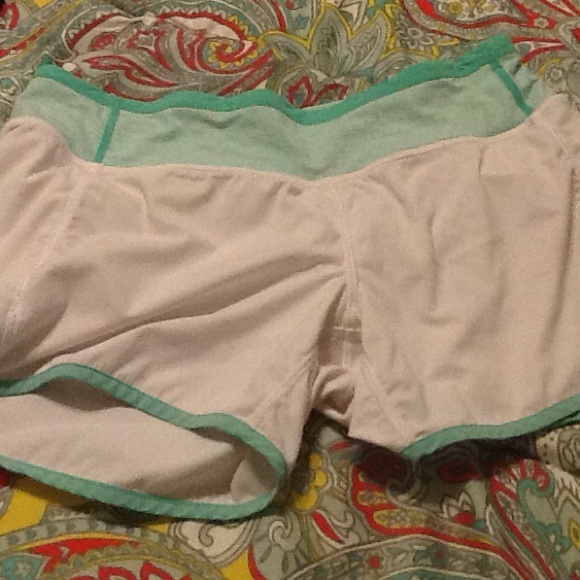 Lululemon size 4