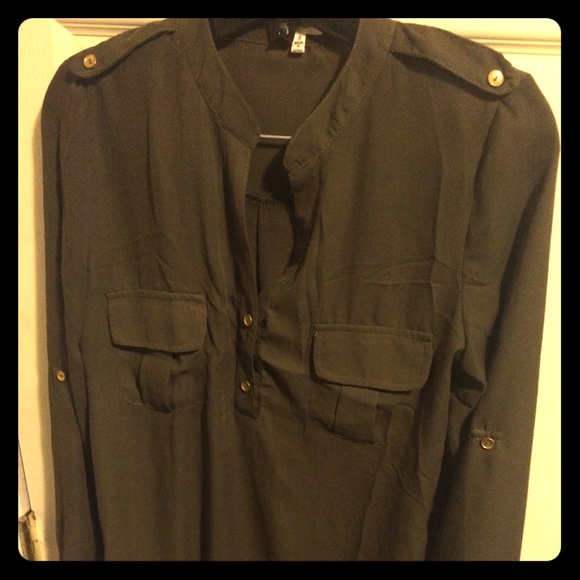 Olive green top military look
