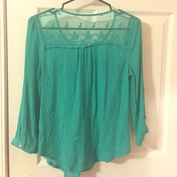 Cute Top - Picture 2 of 2